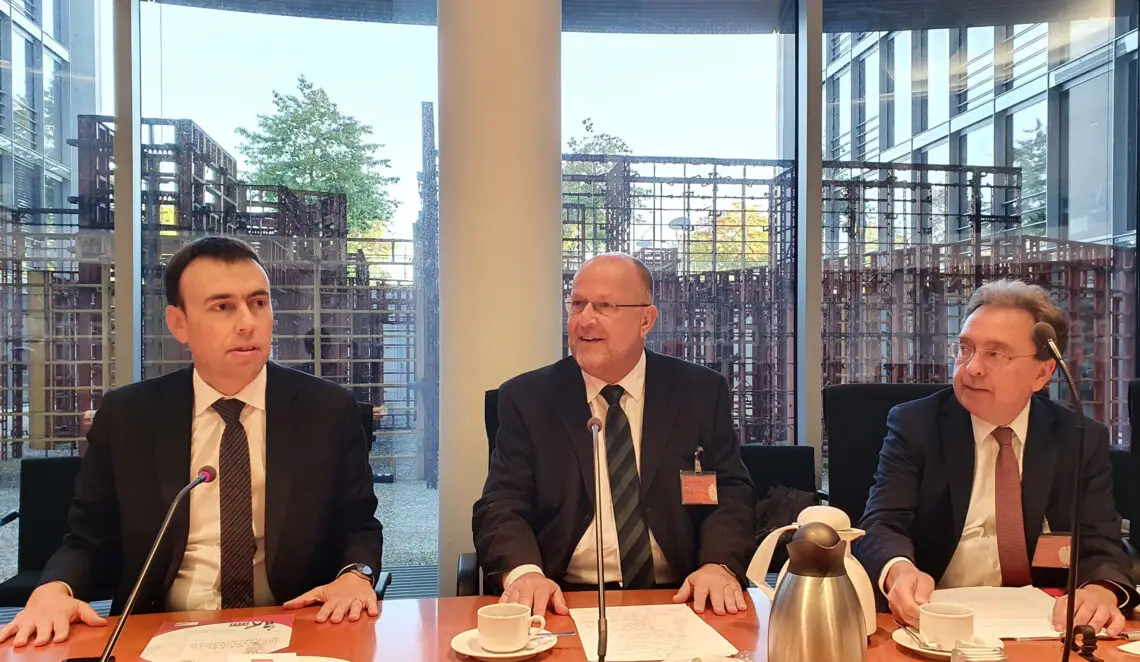 michael-staack-schmid-bundestag